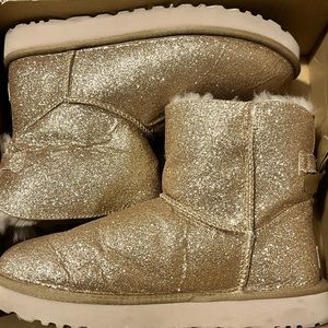 UGG Gold Girl Glitter Classic II Boots. Size 10 Womens